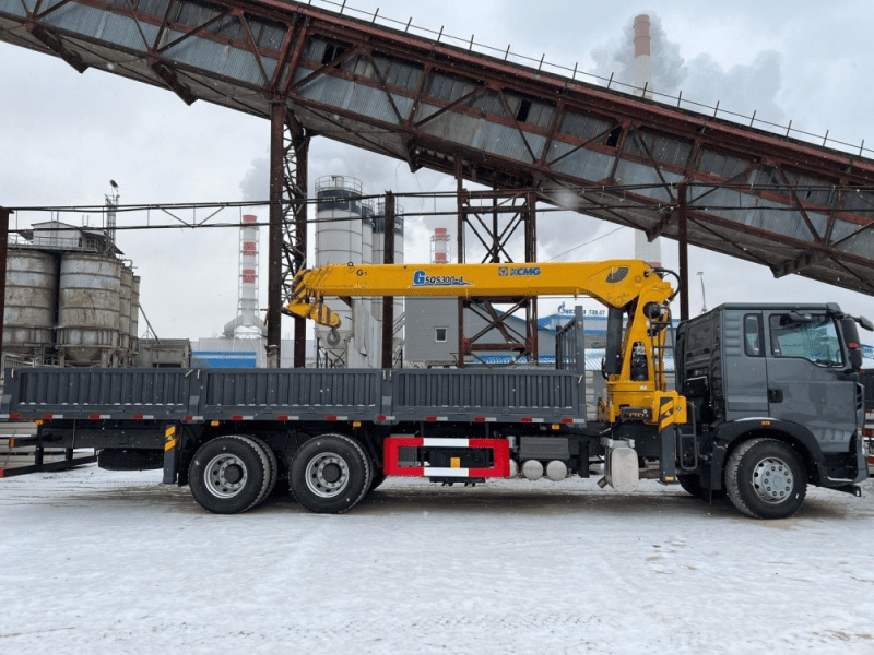 Кран-манипулятор SQS300-4 (SQS300E) 12 тонн на шасси HOWO T5G 6×4-0