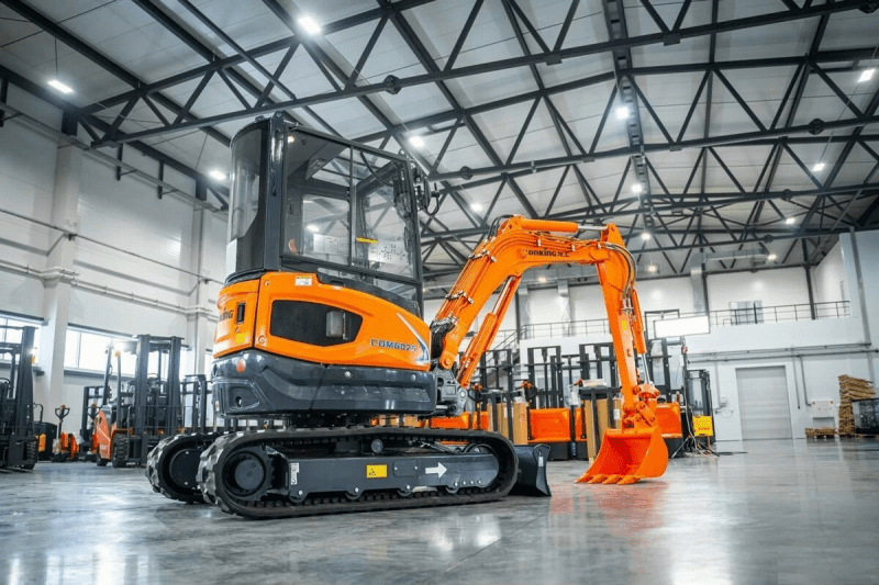 Гусеничный экскаватор Lonking CDM6025-1