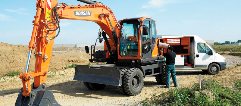 Колесный экскаватор DOOSAN DX160W-1